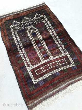 Stunning old balochi prayer rug with beautiful colors. Excellent condition. Size 137x85 cm                    