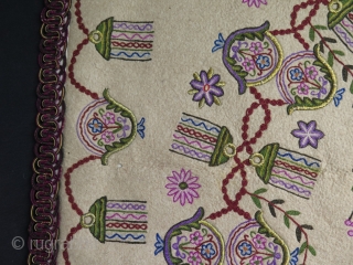 Antique Ottoman Praying Felt Rug. Wool, Silk and metallic embroidery on felt. Circa 1900.

Some small moth damages and stains.

Size: 38.6" x 63" - 98 cm x 160 cm.     