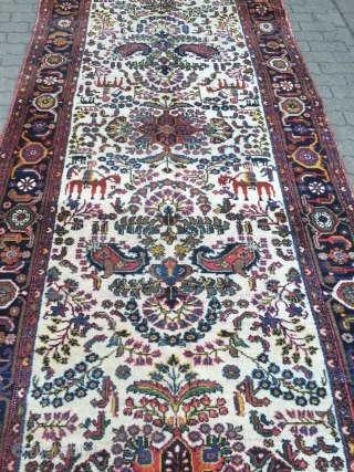 Persian Bakhtiary Kelley, lovely details like men on horses, size: ca. 490x150cm / 16'1''ft x 4'9''ft , age: circa 1920             