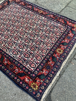 A lovely small antique Persian Senneh rug, size: 137x107cm / 4'5''ft by 3'5''ft                    