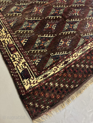 Antique Turkmen main-carpet woven by the Yomud tribe. Beautiful Dyrnak Gul Design. Size: circa 290x170cm / 9’6ft by 5’6ft http://www.najib.de             