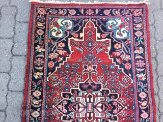 Beautiful small Persian Bidjar rug in good condition, age: circa 1920 , size: ca 135cm x 80cm/ 4'5''ft x 2'7''ft             