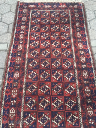 Large antique Baluch rug with a Turkmen inspired Aina gul design, size: ca 280x100cm / 9'2''ft x 3'3''ft               