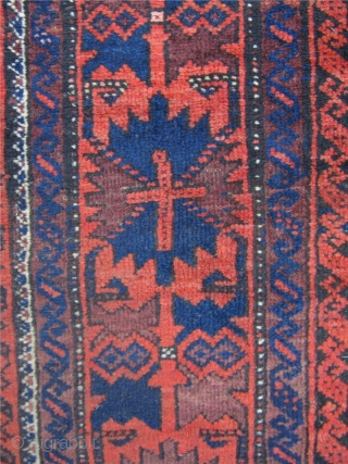 Antique Baluch rug with beautiful "crab" border. Size:150x98cm / 4'9''x3'2'' Generally good condition except for two little folds.               