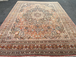 A fine antique Persian Tabriz Haji Jalili carpet, Size: circa 390x290cm / 12’8ft by 9’5ft 

The most artful Tabriz carpets attributed to the workshop of Haji Jalili possess incredible refinement and sophistication.  ...