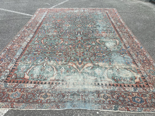 A highly decorative antique Persian Sultanabad carpet. Size: circa 430x300cm / 14ft by 9’8ft beautiful light pastel colors, very nice soft green field color, soft color transition. Although it may show some  ...