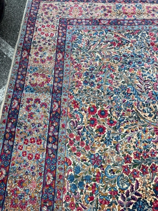 A highly decorative antique Persian Kirman carpet, oversize: 605x360cm / 19’9ft by 11’9ft  http://www.najib.de                  