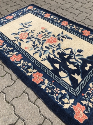 A lovely small antique Chinese Pao Tao rug, good condition. Size: 150x95cm / 5ft x 3'1''ft Would make a great wall hanging           