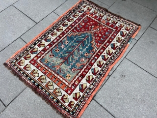 Antique Anatolian prayer rug, size 115x85cm / 3’8ft by 2’8ft http://www.najib.de                      