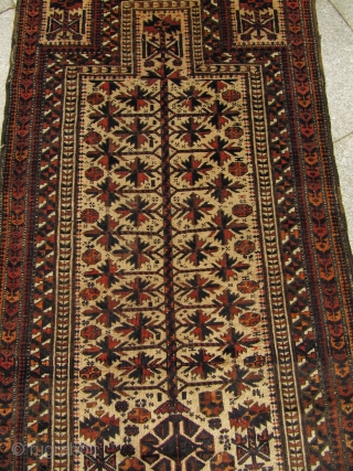 Antique camel ground Baluch prayer rug. 19th century. Fine drawing. Nice collector´s piece. Size: ca 160cm x 90cm ( 5'3'' x 3' )          