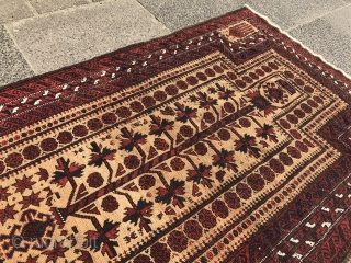 Very nice antique Baluch prayer rug with stylized hands, size: 142x90cm / 4'6''ft x 3ft                  