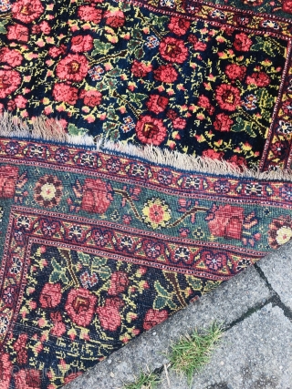 Bed of roses: Antique Kurdish Bidjar Gerus rug, age: 19th century. Beautiful colors including a very nice pistachio green. Wool foundation, size: ca.200x130cm /  6'6''ft by 4'3''ft     