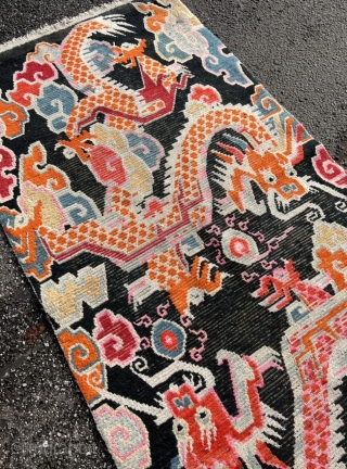 Beautiful Tibetan dragon rug, size: ca. 160x85cm / 5‘3ft by 3‘8ft www.najib.de                     