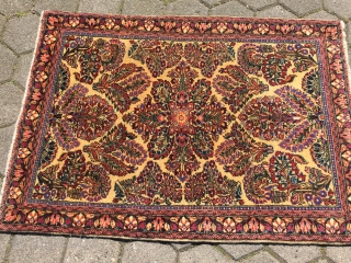 Fine antique Persian Sarough rug, rare white ground color. Size: ca 145x100cm / 4'8'' x 3'3''ft                 