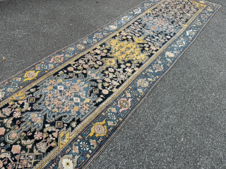 Antique Persian Malayer runner. Size: 495x117cm / 16’3ft by 3’8ft http://www.najib.de                      