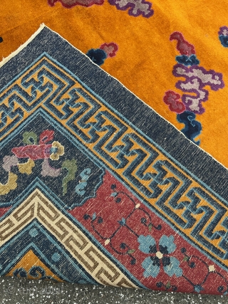 Very decorative antique Chinese carpet, beautiful tangerine field color. Size: ca. 415x320cm / 13’6ft by 10’5ft http://www.najib.de                