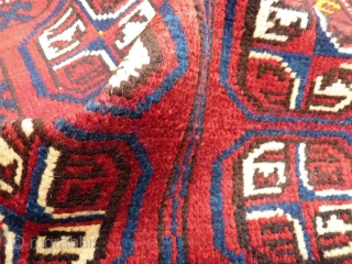 This smallish saddle cover from Chob Bash in Afghanistan, has been woven with soft and shinny wool, and glowing natural dyes. (AT1802088), 60x53 cms.
         