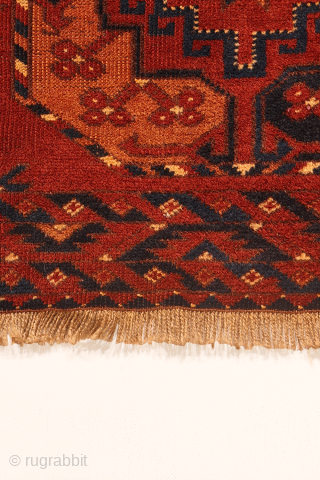 A small antique Ersari rug with a big personality! Despite the relatively small size of the rug, the weaver has designed three huge güls that fill the whole central space of the  ...