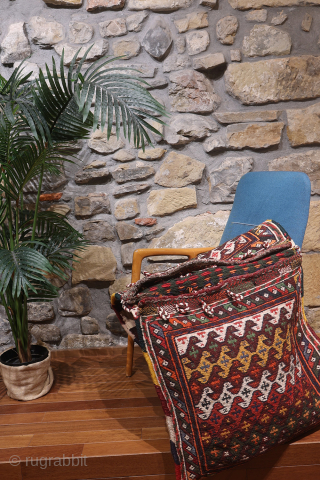 A saddlebag woven by Arabic woman from South West Iran with the soumak technique. The colours achieved using dyes natural dyes are very nice. This saddlebag is very thick and heavy and  ...