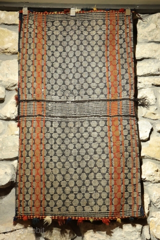 Qashqai saddlebag, very finelly woven in the warp float weave technique. All natural dyes. You can buy this saddlebag directly from our web or get in touch:
https://nomada.biz/en/producto/qashqai-saddlebag-from-iran-129x73-cms/      