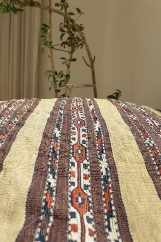 A torba or bag woven by women from the Yomut tribe of Turkmenistan used to store household items and hung on the wall of the yurt. Extremelly fine, in overall good condition  ...