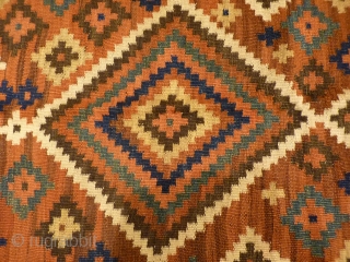 Rare Luri kilim (the lost cousin of a Tartari weaving), very good range of colours and abrashes. Strong kilm in perfect condition with shinny wool and original fringes. Good square size (228x161cms). 