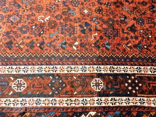 Fantastic rug woven by ethnic Arabs living in the South of Iran. All the dyes are natural, with a very nice turquoise blue. The wool is soft and shinny. The design is  ...