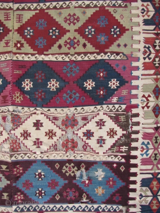 MALATYA KILIM 

5'10X12'8 

NEEDS SOME CARE                           