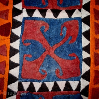 Felt “ Shyrdak”cod. 0474. Wool. kirghizistan. Early / mid. 20th. century. Condition issue. Some minor tears and holes. Cm. 137 x 322 (54 x 127 inches).  
This truly tribal antique felt  ...