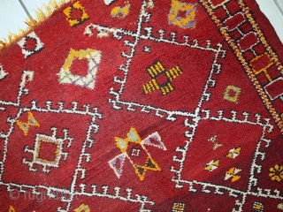 #1C435  Hand made Moroccan Berber rug 5.8' X 9.8' ( 178cm X 300cm)                   