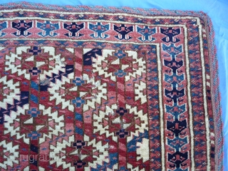 Turkoman Asmalik rug 2.5' x 3.9' ( 76cm x 119cm)  1860                     