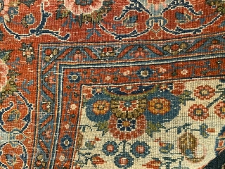 Semi- Antique persian carpet finely knotted in Zil-E-Sultan pattern with a bright ivory background. 3x2 meters.

Pull pile with some minor wear on the sides.  Highly decorative. 

     