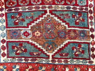 Anatolian Çankırı Kurdish rug about 120-130 years old. True shining colors. Central Anatolia.
Dimensions: 132 x 175 cm (4’4” x 5’8”)             