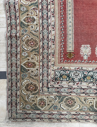 Late of the 19th Century Ghördes Prayer Rug, size 120x170 cm. 

metinrug77@gmail.com                     