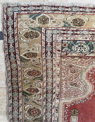 Late of the 19th Century Ghördes Prayer Rug, size 120x170 cm. 

metinrug77@gmail.com                     