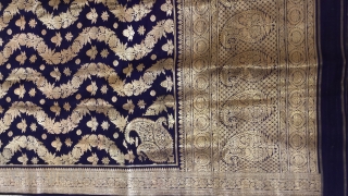 Vintage real zari pitambari sari made in Varanasi Uttar Pradesh India 1900 c. Worn by the royal family’s.the size of the sari is 465 cms X 108cms.sari is mint wearable condition  