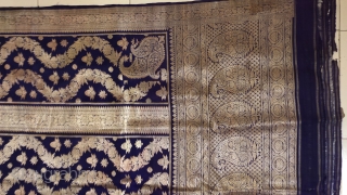 Vintage real zari pitambari sari made in Varanasi Uttar Pradesh India 1900 c. Worn by the royal family’s.the size of the sari is 465 cms X 108cms.sari is mint wearable condition  