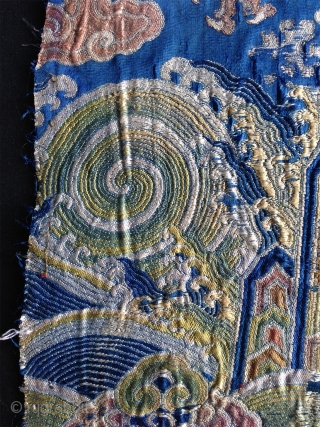 fragment of a first half 18th century imperial silk robe.a small fragment but  the quality of the material, weave , colors and handle  is fantastic,; a rare document, not expensive.  ...