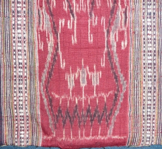 very nice cotton and silk ikat skirt (called spirit skirt, as they are also worn by the shaman), laos, taidaeng tribes, early 20th century, 130x 68cm (not including the new upper white  ...