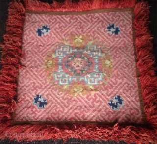 superb tibetan 19th century lama meditation square with wonderful natural soft colors. in very good condition with top quality wool..             