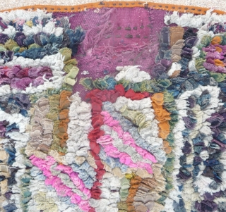 an interesting tibetan rag rug made of recycled tibetan wool weave pieces. if the maroccan boucherouite rugs are now quite famous , this kind of tibetan rugs will maybe never  go  ...