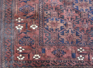 Baluch rug from the late 19th century. Soft pliable handle, fine weave, shiny wool. Corroded browns. Just great. 

179cm x 96cm 

70 inch x 38 inch

       