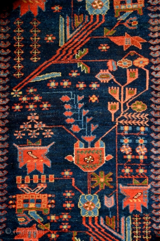 ?Malayer? Hamadan? Kurdish? Wagireh? None or every of them?
Definitely unusual, asymmetric, graphic beauty with strong, saturated, natural dyes.
Many abstract, mystical element in symbolistic correlations.
Does anybody know something similar?
98x132 cm, wool on cotton 