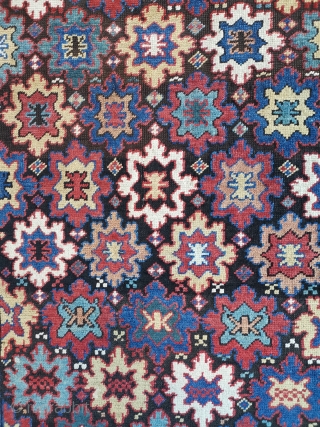 Flower Shirvan in good condition with just a little loss from the ends.
168 x 104cm                  