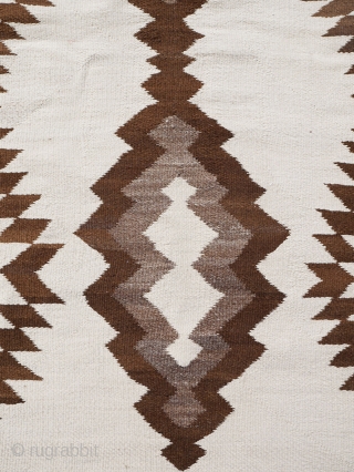 Late 19th or early 20th century Two Grey Hills Native American Navajo throw (possibly a transitional period artifact) in a very good condition. Size: 65” X 45” 165x114cm)
Price $1000 usd Free shipping  ...