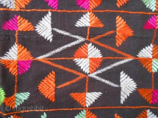 Phulkari bagh, Swath valley, Punjab, early 20th c.
Floss silk on cotton, cm 250 x 135. Perfect condition.
Thanks for watching!              