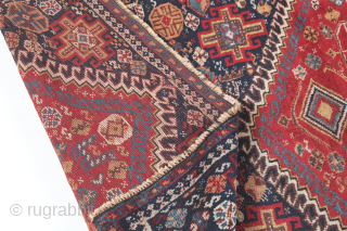 One of a Kind Earl 20th Century Collectore Kaskay Rugs.
Feel free to ask any question n your mind.               