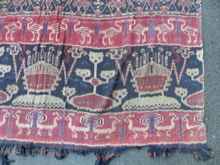 Oude Ikat Textiel Indonesië.very mooie kleur en Goede codition.
size;255x172 cm                       