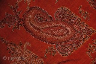 Exceptional Kirmal Emrboidery, in Good condition, Wool and wool embroidery, size is 230/180                    