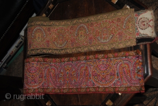 Beautiful 19th Century Indian Paisley shawl Fragment, Great condition, nice colours and very fnie embroidery, the size is 1st 270 cm and 2nd, 320 cm.
        